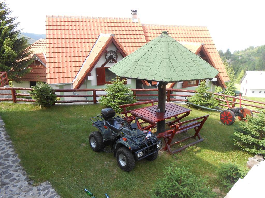 Planinske Vile M&S Kopaonik Rum bild